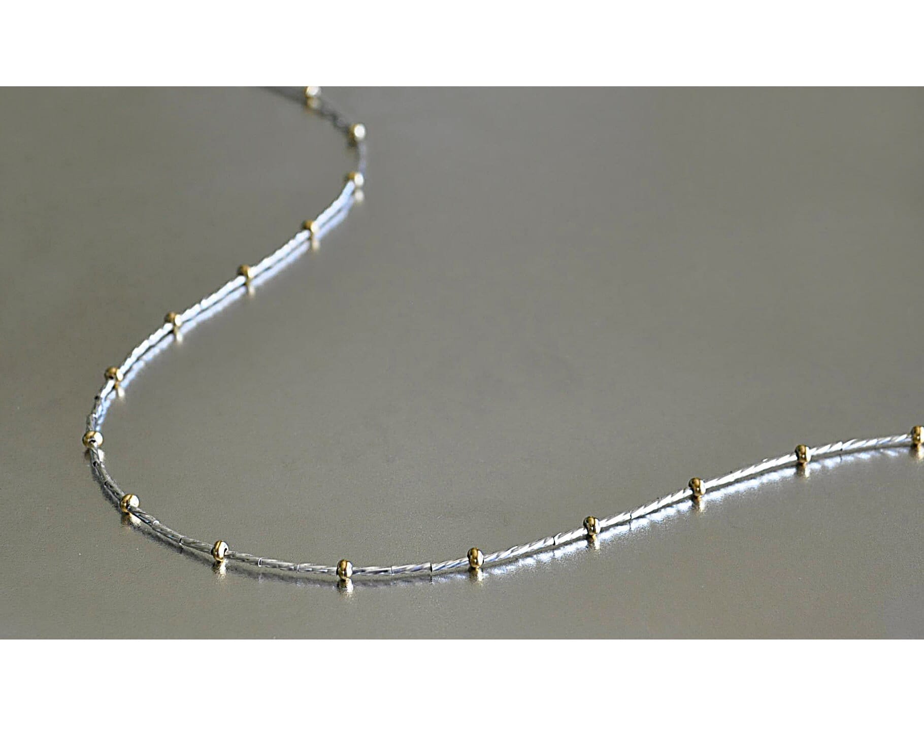 Mixed Metals Sterling Silber Und 14Kt Goldfilled Halskette, Zweifarbige Lässig Bis Elegant, Anspruchsvoll, Klassisch, Sauberer Look Mixed Metals Sterling Silber Und 14Kt Goldfilled Halskette, Zweifarbige Lässig Bis Elegant, Anspruchsvoll, Klassisch, Sauberer Look von DesignedByLisbet