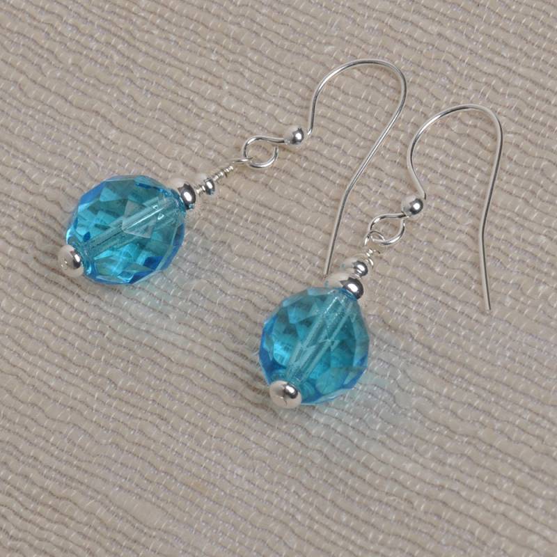 Runde Türkis Ohrringe, 10 Mm Facettierte Kristall Perle, Funkelnd Glänzend Tropfen Ohrringe Runde Türkis Ohrringe, 10 Mm Facettierte Kristall Perle, Funkelnd Glänzend Tropfen Ohrringe von DesignedByLisbet