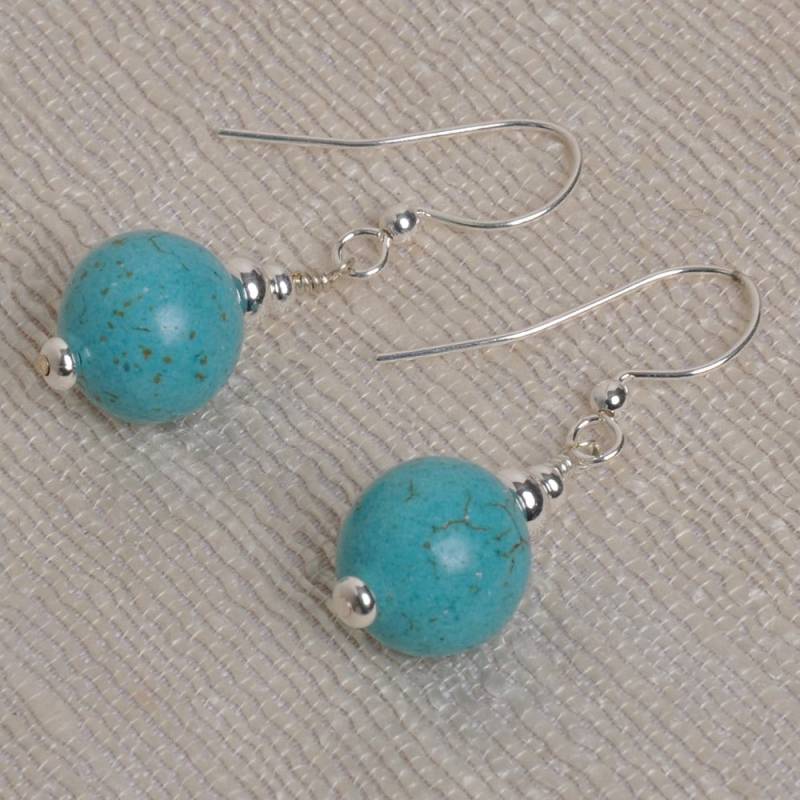 Runde Türkis Perlen Ohrringe, Silberfarbene Akzent Perlen, Und Silber 10 Mm Runde Türkis Perlen Ohrringe, Silberfarbene Akzent Perlen, Und Silber 10 Mm von DesignedByLisbet