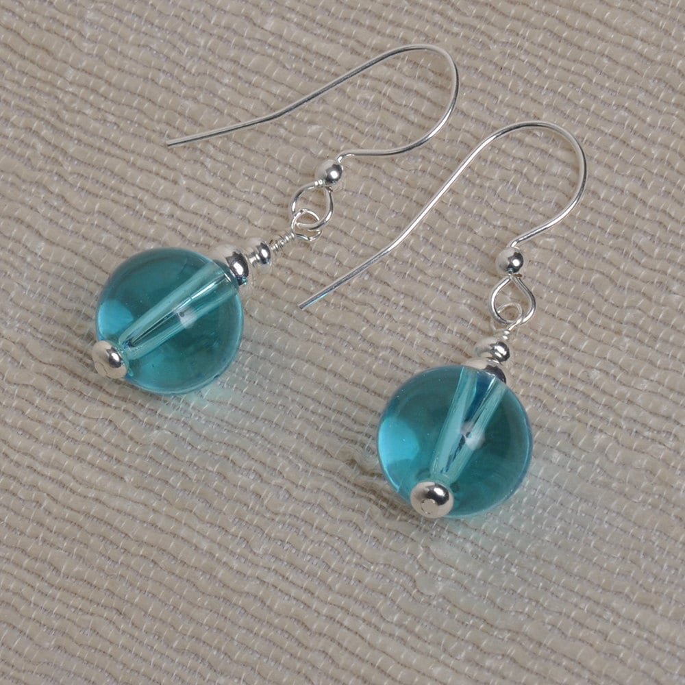 Türkis Runde Glas 10 Mm Perlenohrringe, Silber Farbe Akzent Perlen, Licht Türkis Runde Glas 10 Mm Perlenohrringe, Silber Farbe Akzent Perlen, Licht von DesignedByLisbet