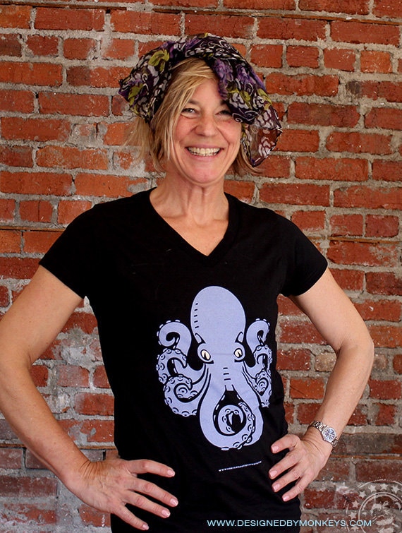 Oktopus Damen V-Neck T-Shirt Größen Sm - Xl von DesignedByMonkeys