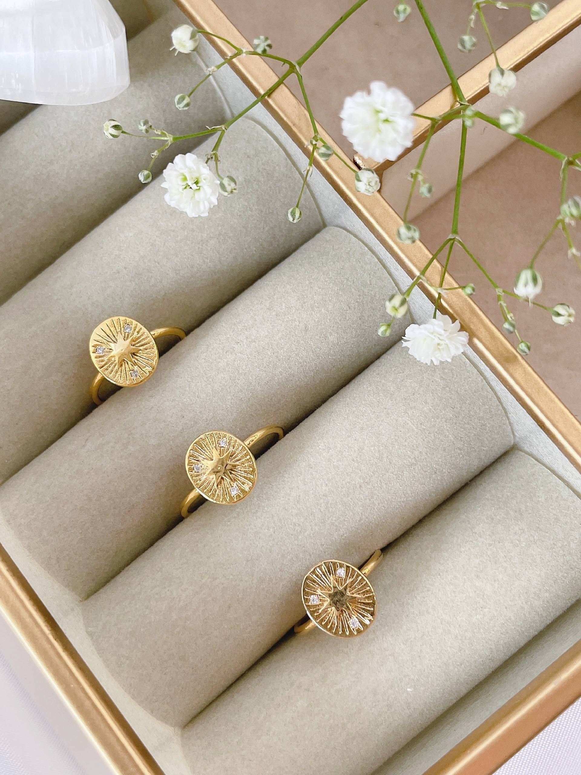 Retro Damen Ringe Barock Style von DesignedByUmbrella