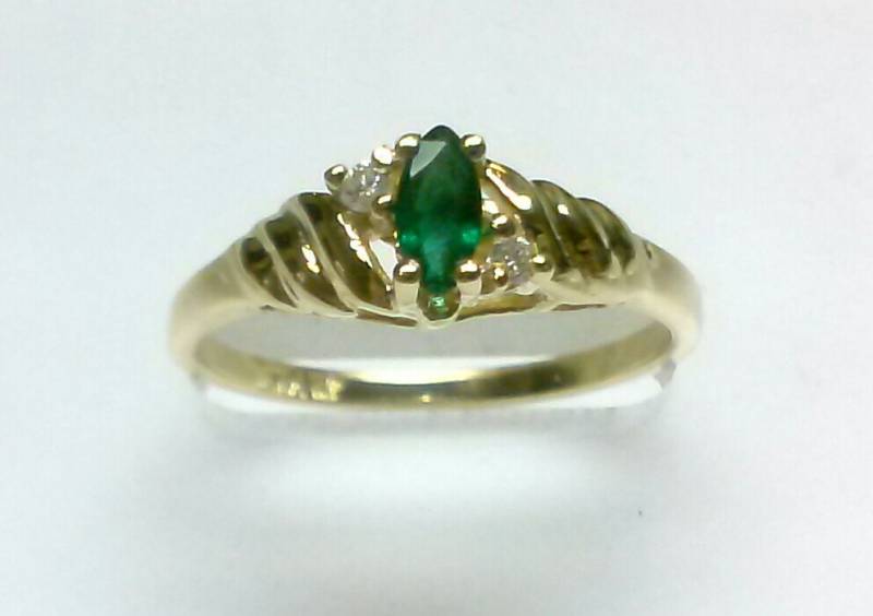 Marquise Smaragd Diamant Ring in 585Er Gelbgold Marquise Smaragd Diamant Ring in 585Er Gelbgold von DesignedbyEllens