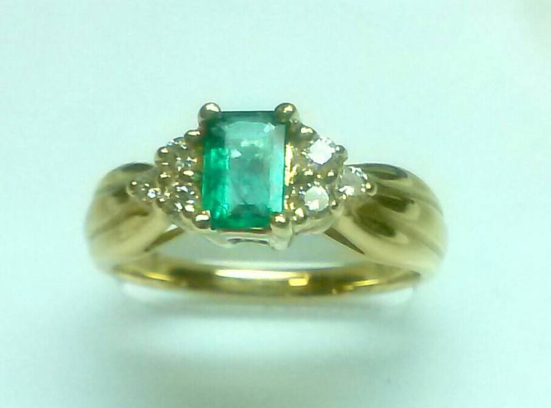 Neu - Smaragd Diamant Ring in 14 K Gelbgold -On Sale ... Kostenloser Versand Den Usa Neu - Smaragd Diamant Ring in 14 K Gelbgold -On Sale ... Kostenloser Versand Den Usa von DesignedbyEllens