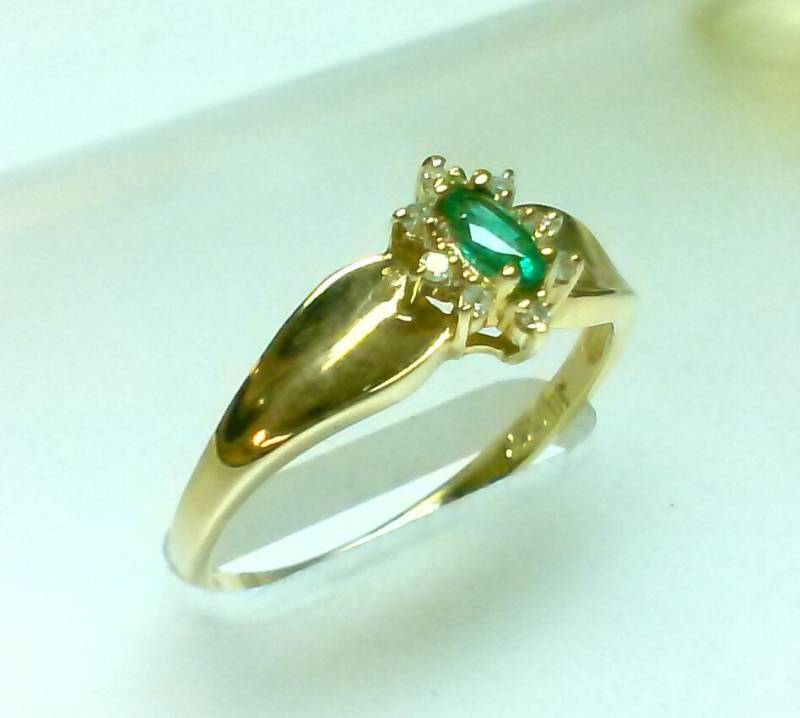 Smaragd Diamant Ring in 14K Gelbgold Natürlicher Edelstein Smaragd Diamant Ring in 14K Gelbgold Natürlicher Edelstein von DesignedbyEllens