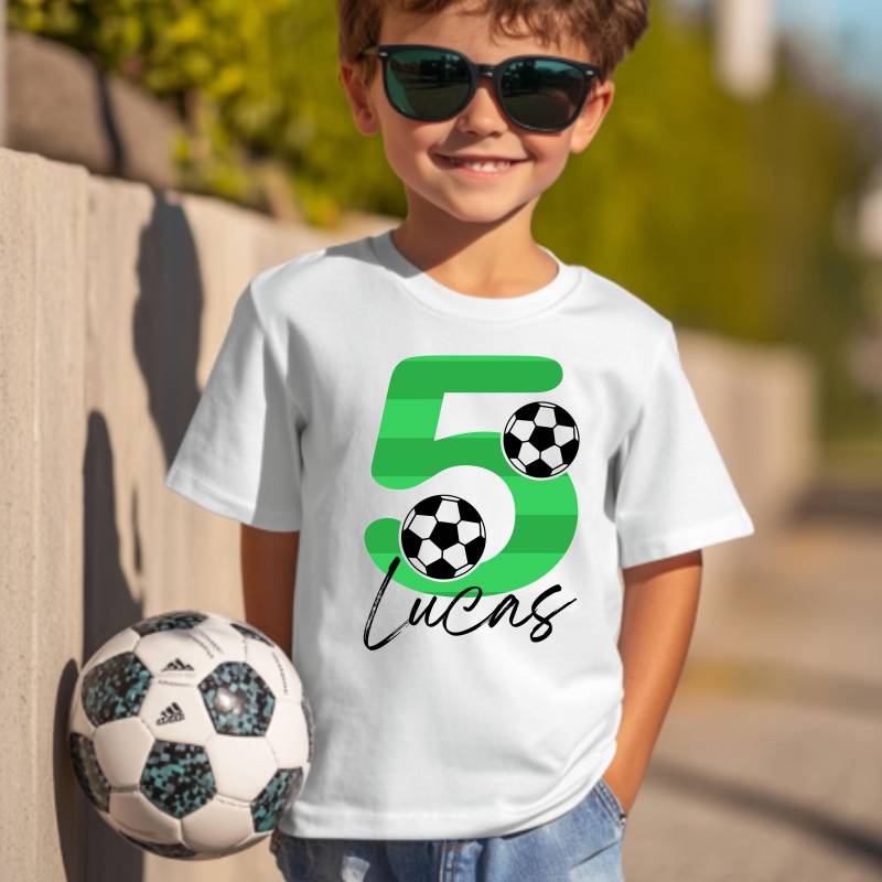 Geburtstagsshirt Junge Mädchen Fußball Personalisiertes Mit Name Und Alter, Geburtstagsgeschenk Für Kinder Kindergeburtstag von DesignedbySilkeDu