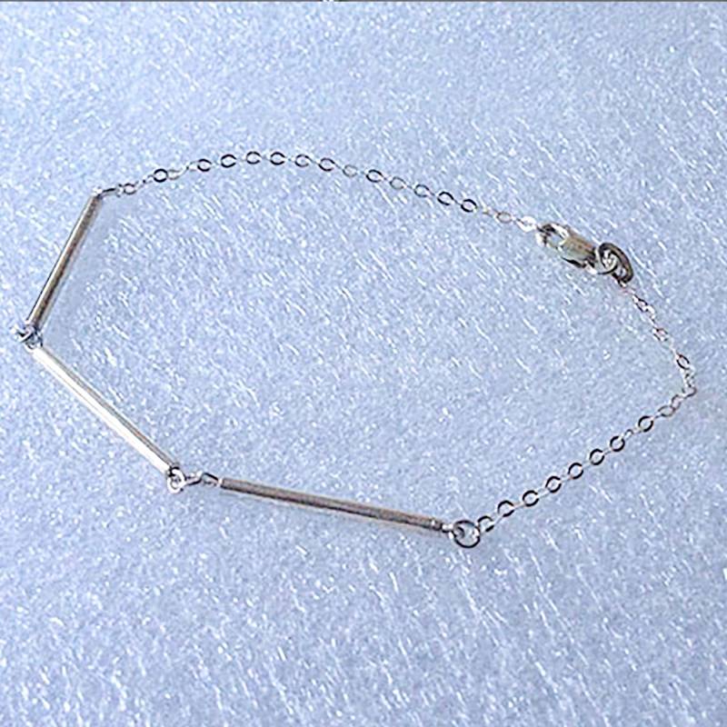 Handgemachtes Sterling Silber Tube Bead Armband Modern Minimalist Stacking Schmuck Handgemachtes Sterling Silber Tube Bead Armband Modern Minimalist Stacking Schmuck von DesignerEmporio