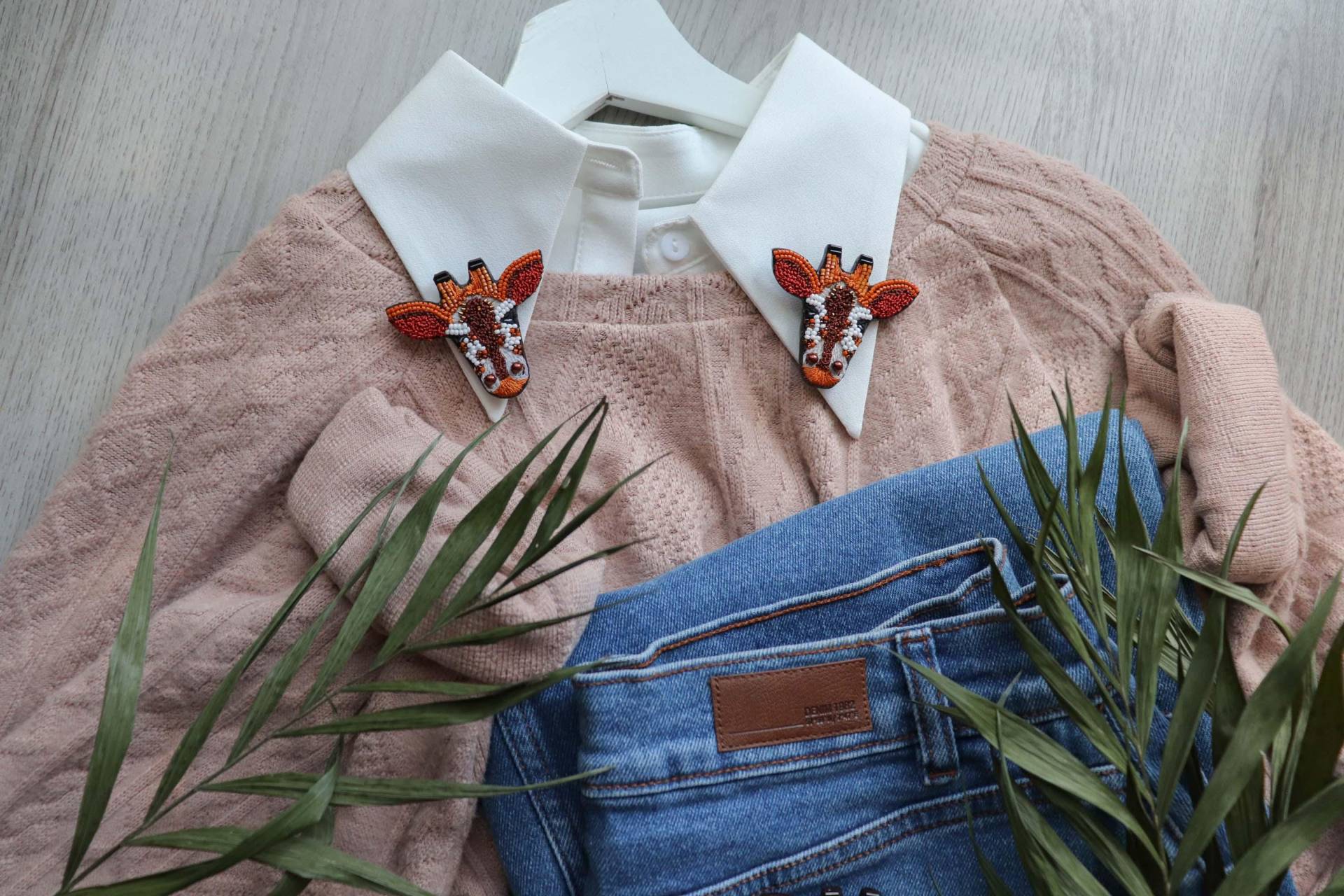 Giraffen Brosche, Braune Brosche, Sommer Accessoire, Taschennadel, Perfektes Geschenk, Giraffen Dekoration, Designer Dekoration, Geschenk Für Freund von DesignerRedcat