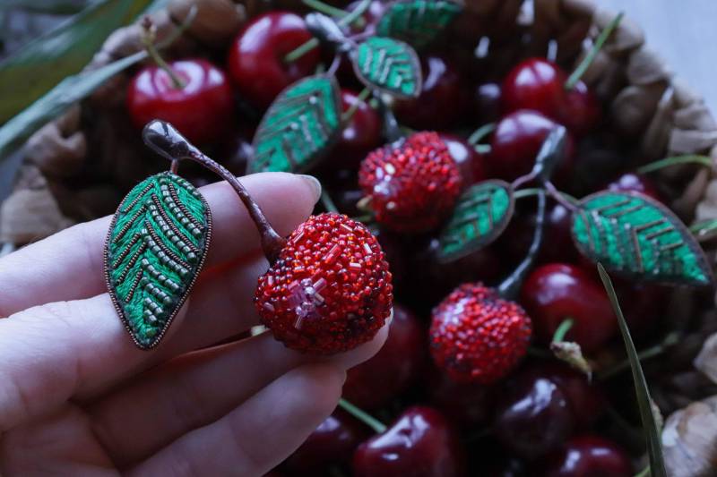 Kirschen Brosche Handgemachte Anstecknadel von DesignerRedcat