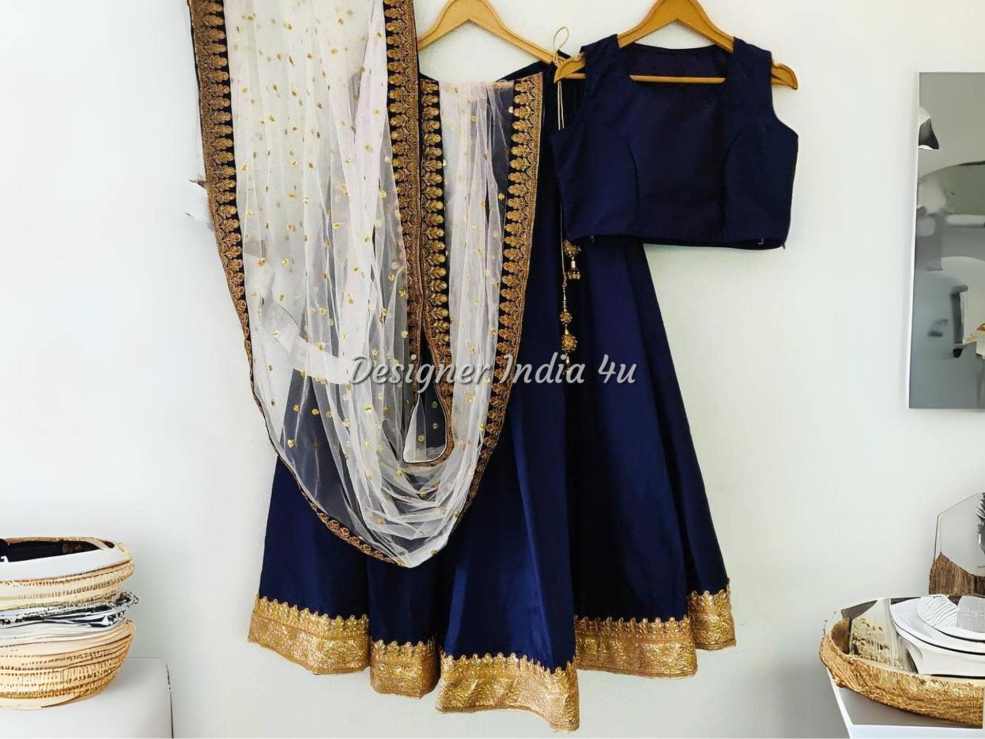 Blau Lehenga Choli Designer Seide Lengha Mit Pailletten Netz Dupatta von Designerindia4u