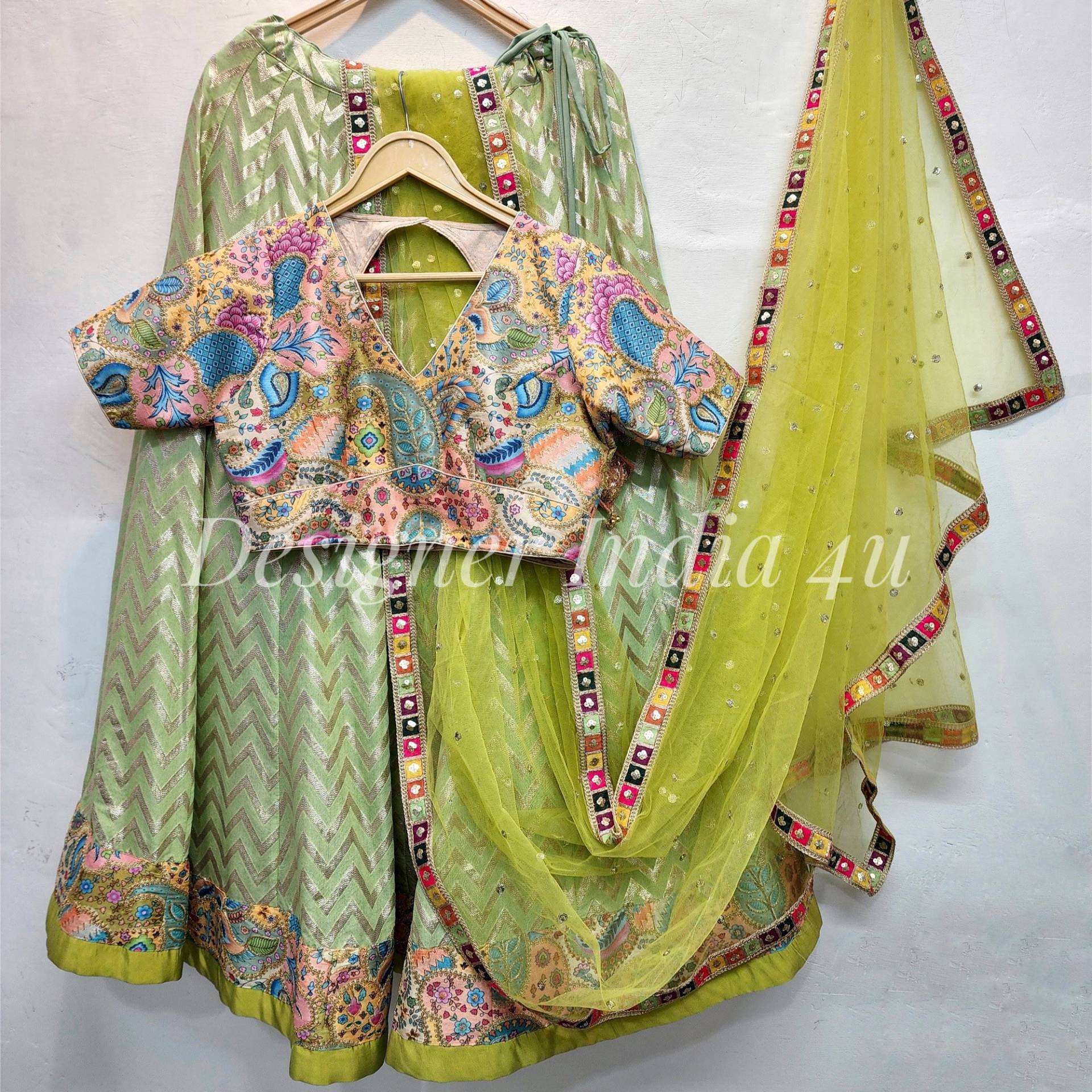 Designer Lehenga Choli Bluse Für Frauen Bestickte Mädchen - Maßanfertigung von Designerindia4u