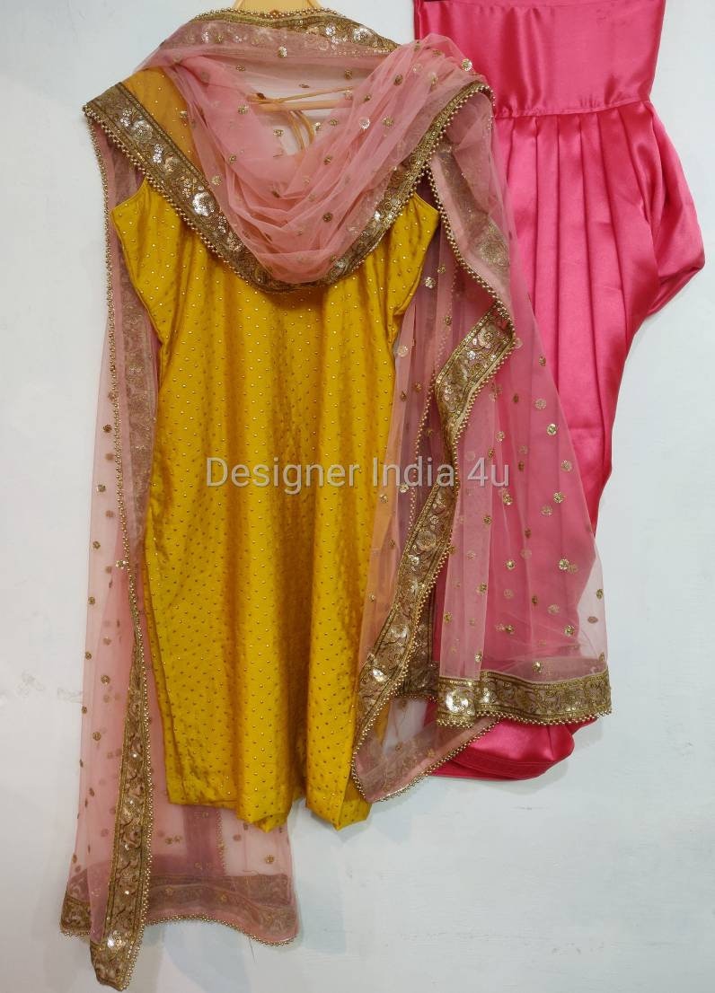 Patiala Salwar Kameez Anzug Gelber Georgette, Pink Dupatta Benutzerdefiniertes Genähtes Outfit von Designerindia4u
