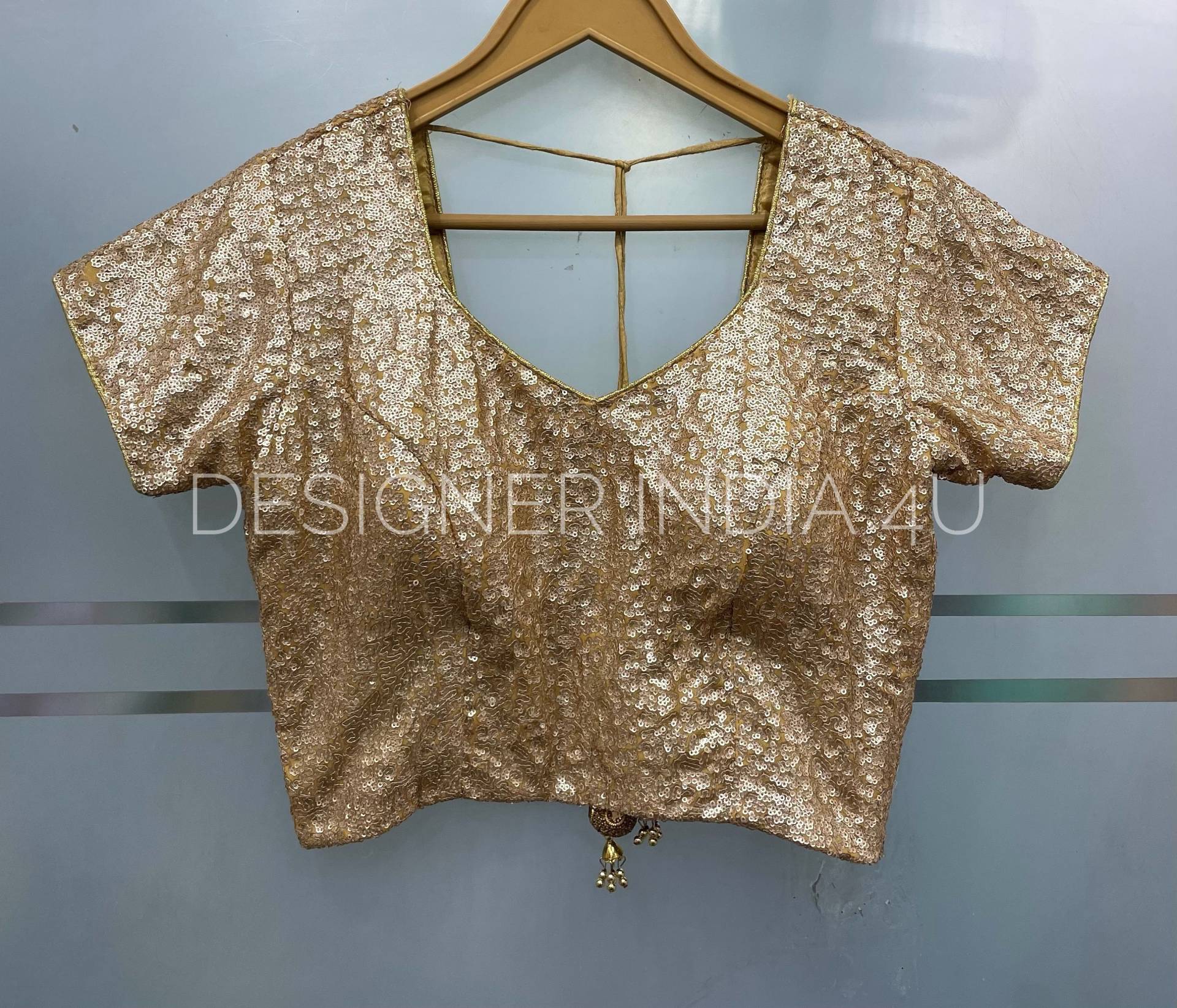 Rose Gold Pailletten Bestickt Bluse Für Frauen, Designer Hochzeit Tragen Saree Blusen von Designerindia4u