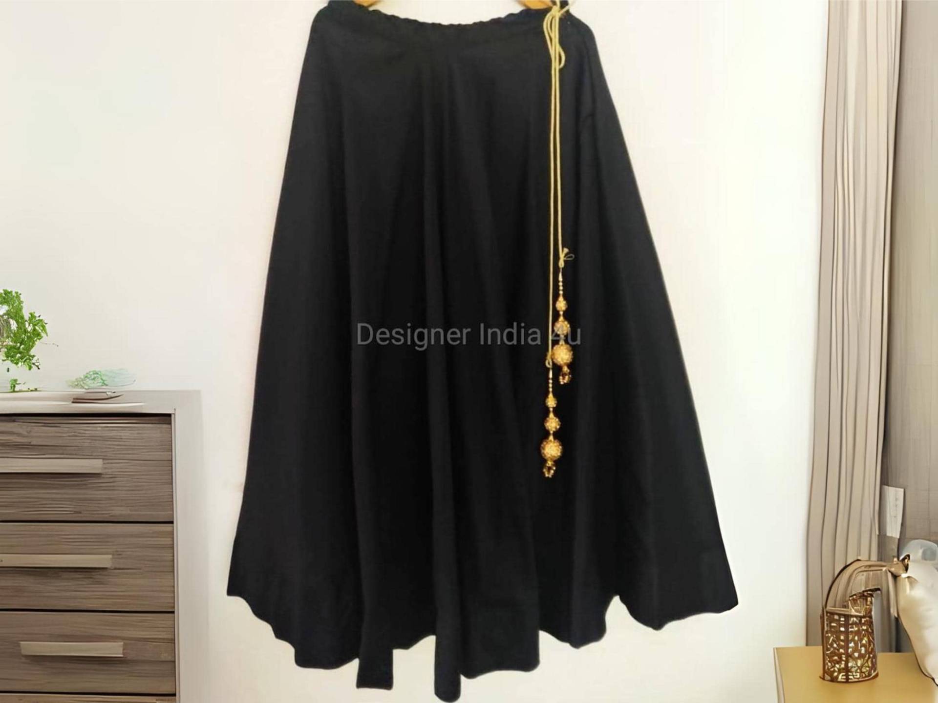 Schwarzer Seidenrock Lehenga Individuell Genähte Partykleidung von Designerindia4u