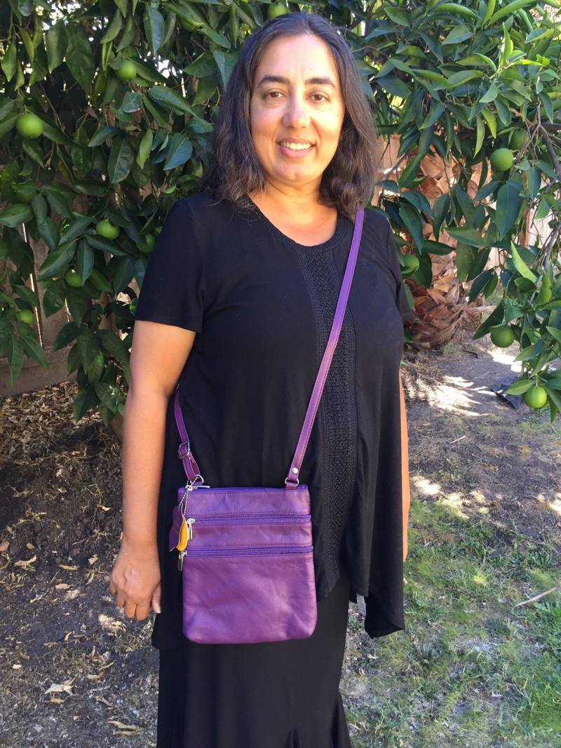 Leder Lila Crossbody Handtasche Tasche 5 Taschen Mit Reißverschluss, Voll Verstellbarer Riemen Leder Lila Crossbody Handtasche Tasche 5 Taschen Mit Reißverschluss, Voll Verstellbarer Riemen von DesignersNeeds