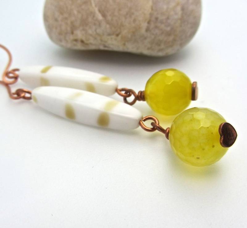 Zitrone Gelb Facettierten Quarz Edelstein Perlen , Lange Vintage Weißgold Ohrringe von DesigningIt