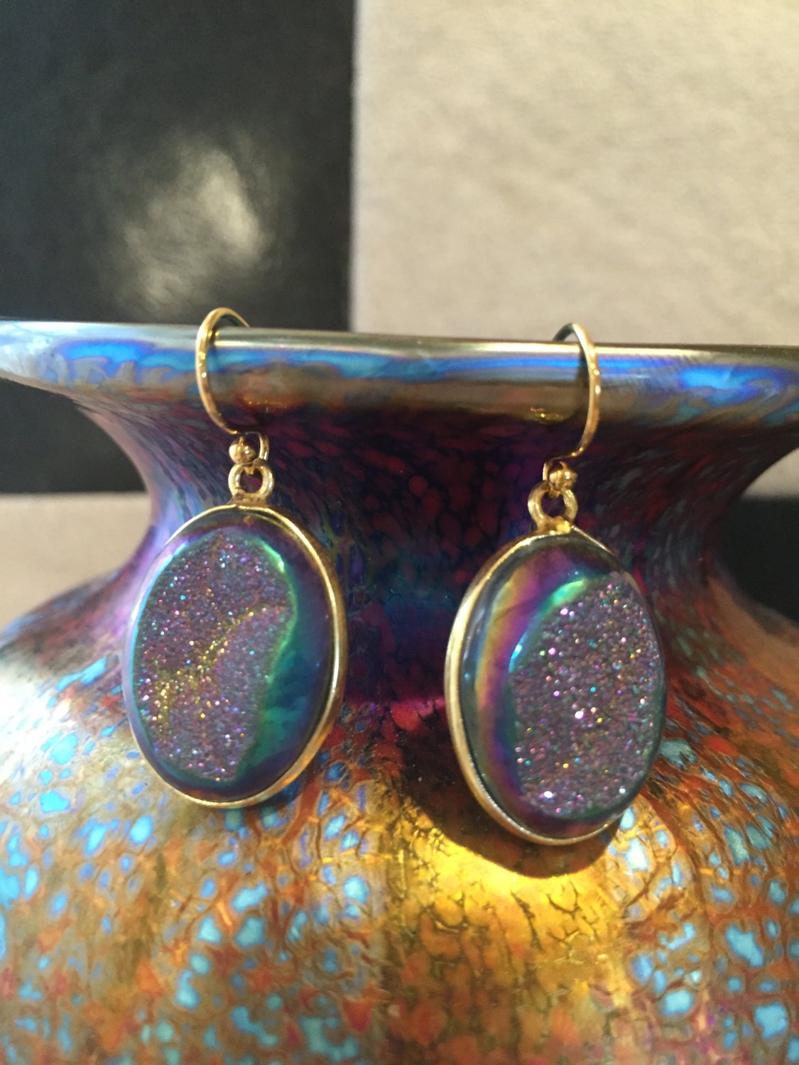 Regenbogen Vergoldete Ovale Fenster Druzy 14K Tropfen Ohrringe Regenbogen Vergoldete Ovale Fenster Druzy 14K Tropfen Ohrringe von DesignsByBlueRose