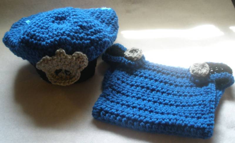Hand Gehäkelte Polizist Windel Abdeckung Und Hut Set von DesignsByDoodles