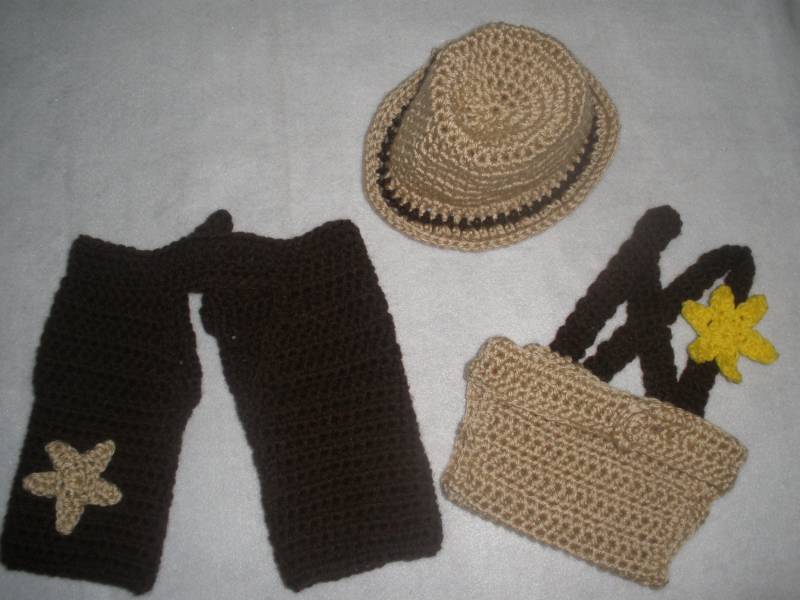 Western Cowboy Sheriff Daper Cover Mit Chaps Und Passenden Hut Set Kostüm Pphoto Prop von DesignsByDoodles