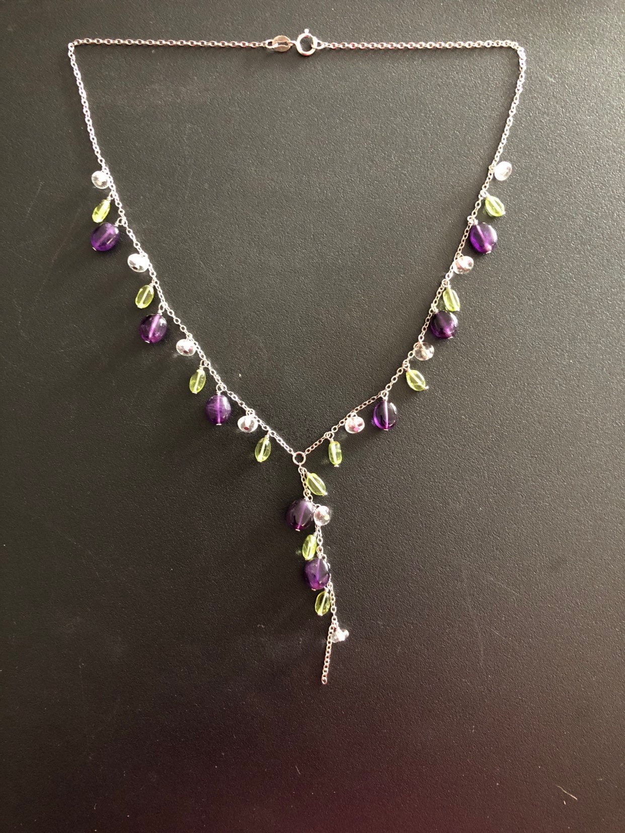 Amethyst, Peridot, Swarovski Kristalle An Einer Sterling Silber Kette #10 Amethyst, Peridot, Swarovski Kristalle An Einer Sterling Silber Kette #10 von DesignsByLoneWolf
