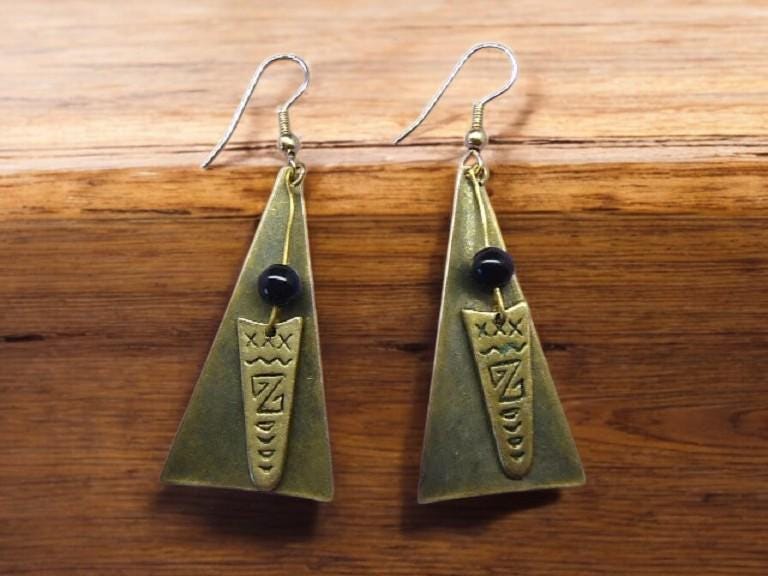 Boho Chic Ohrring Schmuck Cowgirl Western Gold Mit Antikem Finish Und Onyx Perlen Made in Usa Geschenk Für Mutter Frau Her 11178-5 von DesignsByMaral