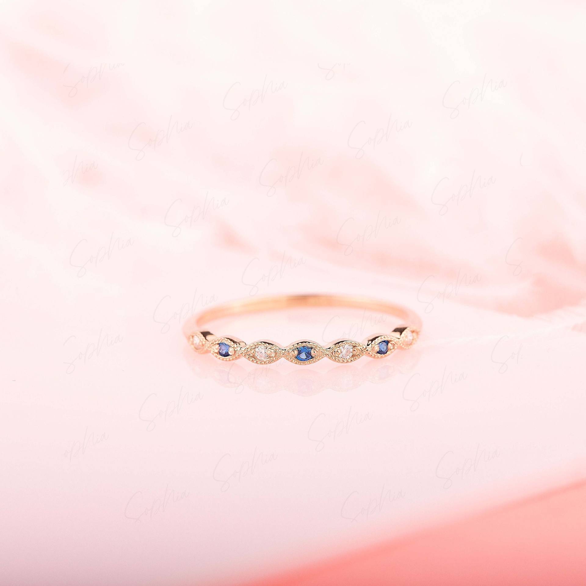 Saphir Ehering Rose Gold Verlobungsband Frauen, Halbe Ewigkeit Band Versprechen Ring Jubiläum von DesignsBySophiaUSA