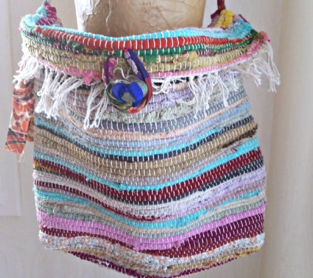 Lappen, Teppich-Tasche, Boho-Crossbody-Tasche, Flap Tasche, Upcycled Recycling Zweckentfremdet, Boho Uni Schultasche, Abschlussgeschenk von DesignsEntwined