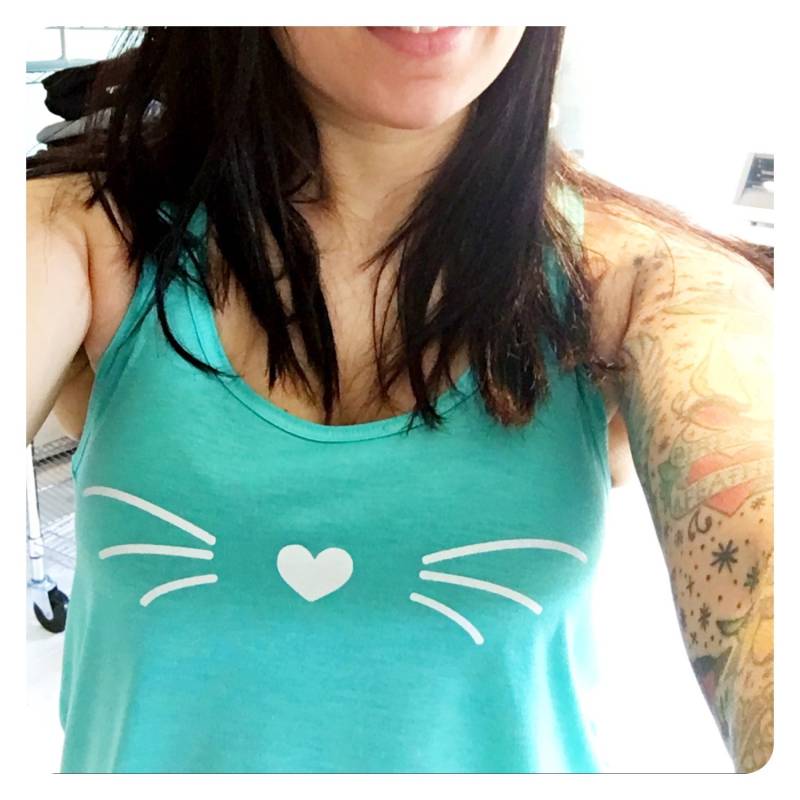 Cat Whiskers - Flowy Racerback Tank Face Top Süßes Kitty Whisker Für Katzenliebhaber von DesignsFromJess