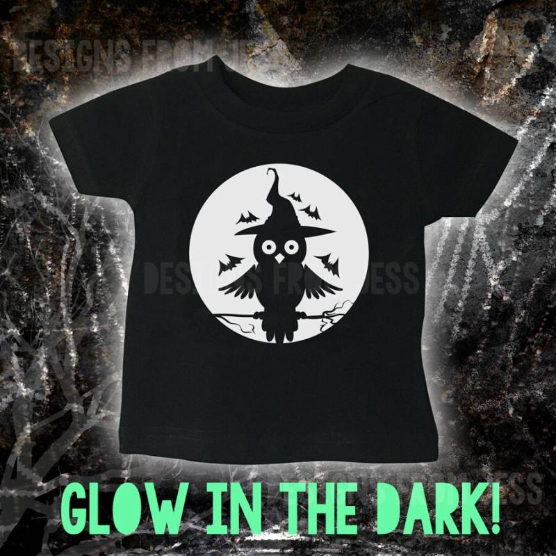 Glühen Im Dunklen Gruseligen Eulen-Kleinkind-T-Shirt Oder Sweatshirt von DesignsFromJess