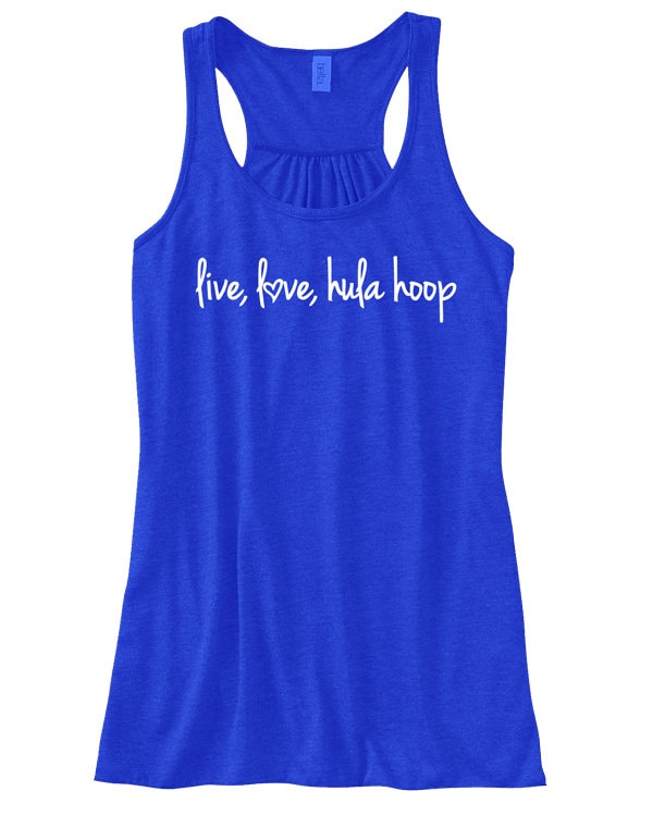 Live, Love, Hula Hoop - Flowy Racerback Tank von DesignsFromJess