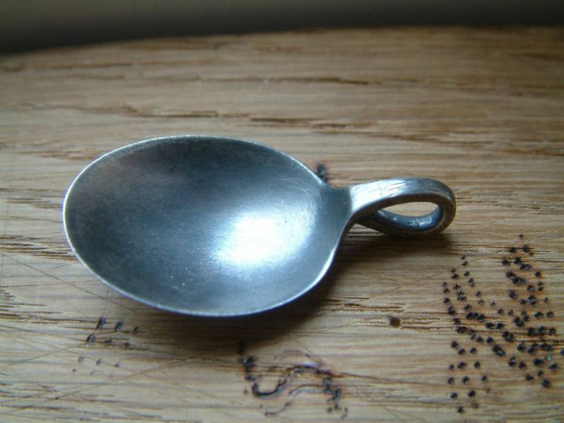 Art Deco Silber Löffel Anhänger in Dunkelsilber von DesignsOnBenbecula2