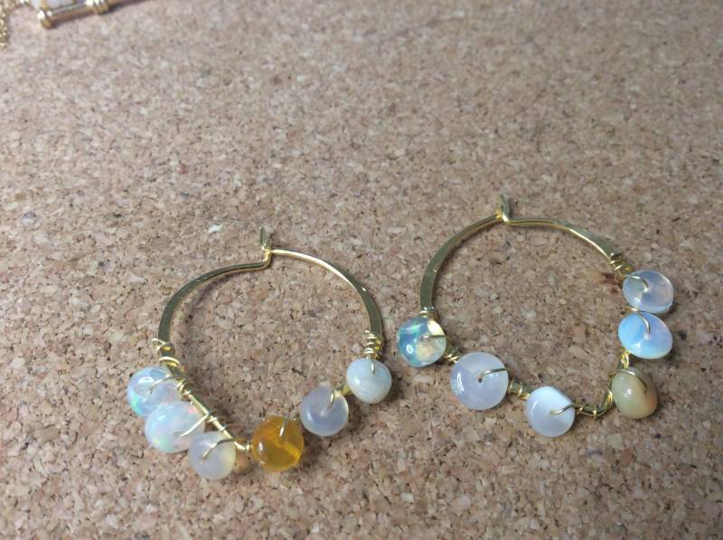 Opal Ohrringe. Herzförmige Ohrschmuck. Welo Feuer Ohrringe Opal Ohrringe. Herzförmige Ohrschmuck. Welo Feuer Ohrringe von DesignsOnBenbecula2
