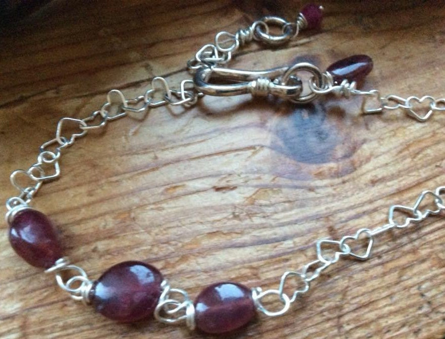 Rubin Liebste Silber Armband Rubin Liebste Silber Armband von DesignsOnBenbecula2