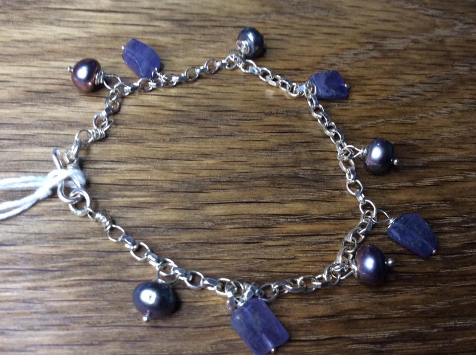Tansanit Und Schwarze Perle Silber Edelstein Armband Tansanit Und Schwarze Perle Silber Edelstein Armband von DesignsOnBenbecula2