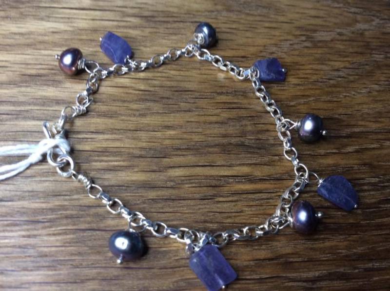 Tansanit Und Schwarze Perle Silber Edelstein Armband von DesignsOnBenbecula2