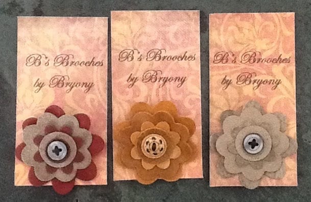 Blumenbrooch Blumenbrooch von DesignsbyBeeArt