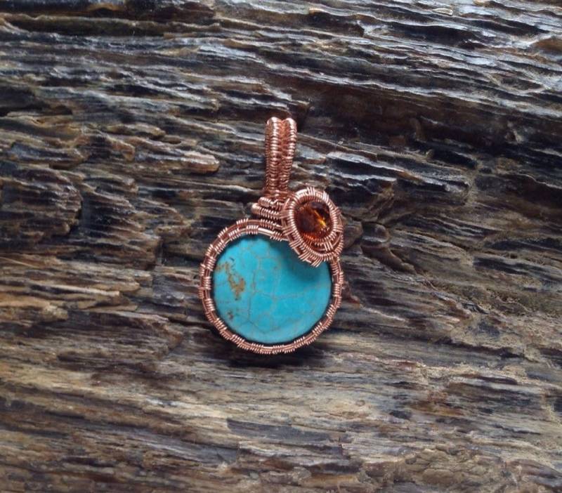 Kupferdraht Geflecht Türkis Magnasit Stein Mit Bernstein Akzent von DesignsbyDownhour