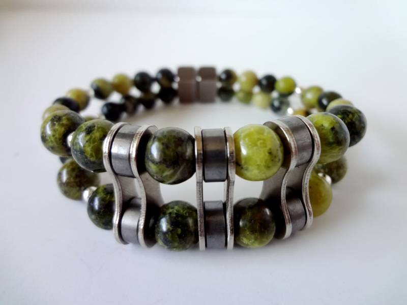 Serpentin Edelstein Recyclingt Doppelstrang Fahrrad Kette Link Armband, Fahrrad-Schmuck, Radfahren Geschenke, Teil Schmuck von DesignsbySharonVa