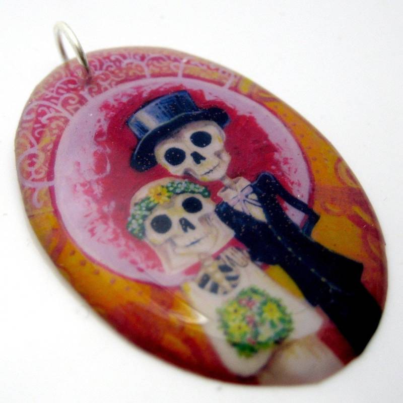 Braut Und Ihr Bräutigam Harz Kunst Anhänger Charm-Mit Original Zucker Schädel Bildmaterial Von Flowerofthedead Skelett Hochzeit Dunkle Goth Braut Und Ihr Bräutigam Harz Kunst Anhänger Charm-Mit Original Zucker Schädel Bildmaterial Von Flowerofthedead Skelett Hochzeit Dunkle Goth von DesignsbyTami