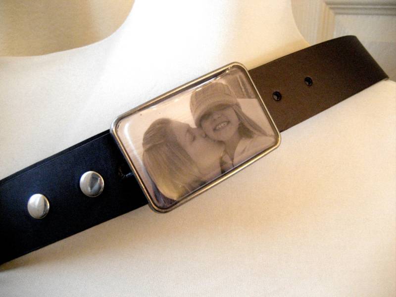 Foto Personalisierte Harz Stahl Gürtelschnalle Mit Ihrem Bild Benutzerdefinierte Austauschbare Tolles Geschenk Für Papa Ihr Per E-Mail Gesendetes von DesignsbyTami