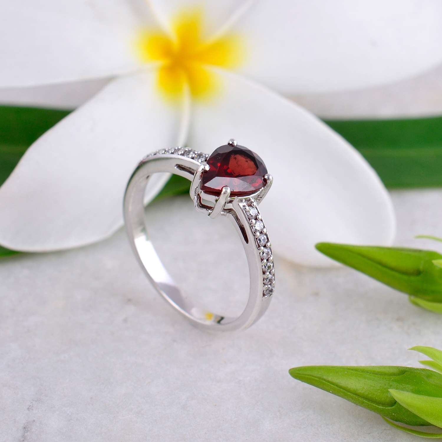 Granat Ring, Edelstein Sterling Silber Schmuck, Midi Minimalist Versprechen Zierliche Statement Ring von Designsbynikhil