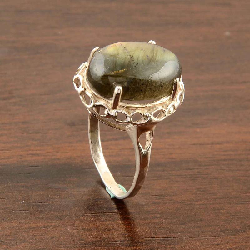 Grüner Labradorit Mit 925 Sterlingsilber-Bandring Hilft Einer Person, Energie Zurückzugewinnen Und Gleichzeitig Körper Geist Bei Der Selbstheilung von Designsbynikhil