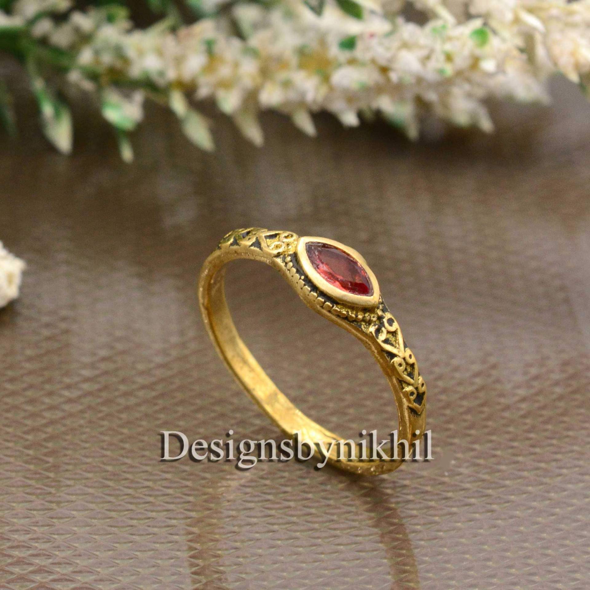 Vessonit Granat Edelstein Ring, Gepunktet Design Messing Midi Ringe Für Frauen, Boho Ringe, Geschenk, Versprechen Valentinstag Vessonit Granat Edelstein Ring, Gepunktet Design Messing Midi Ringe Für Frauen, Boho Ringe, Geschenk, Versprechen Valentinstag von Designsbynikhil