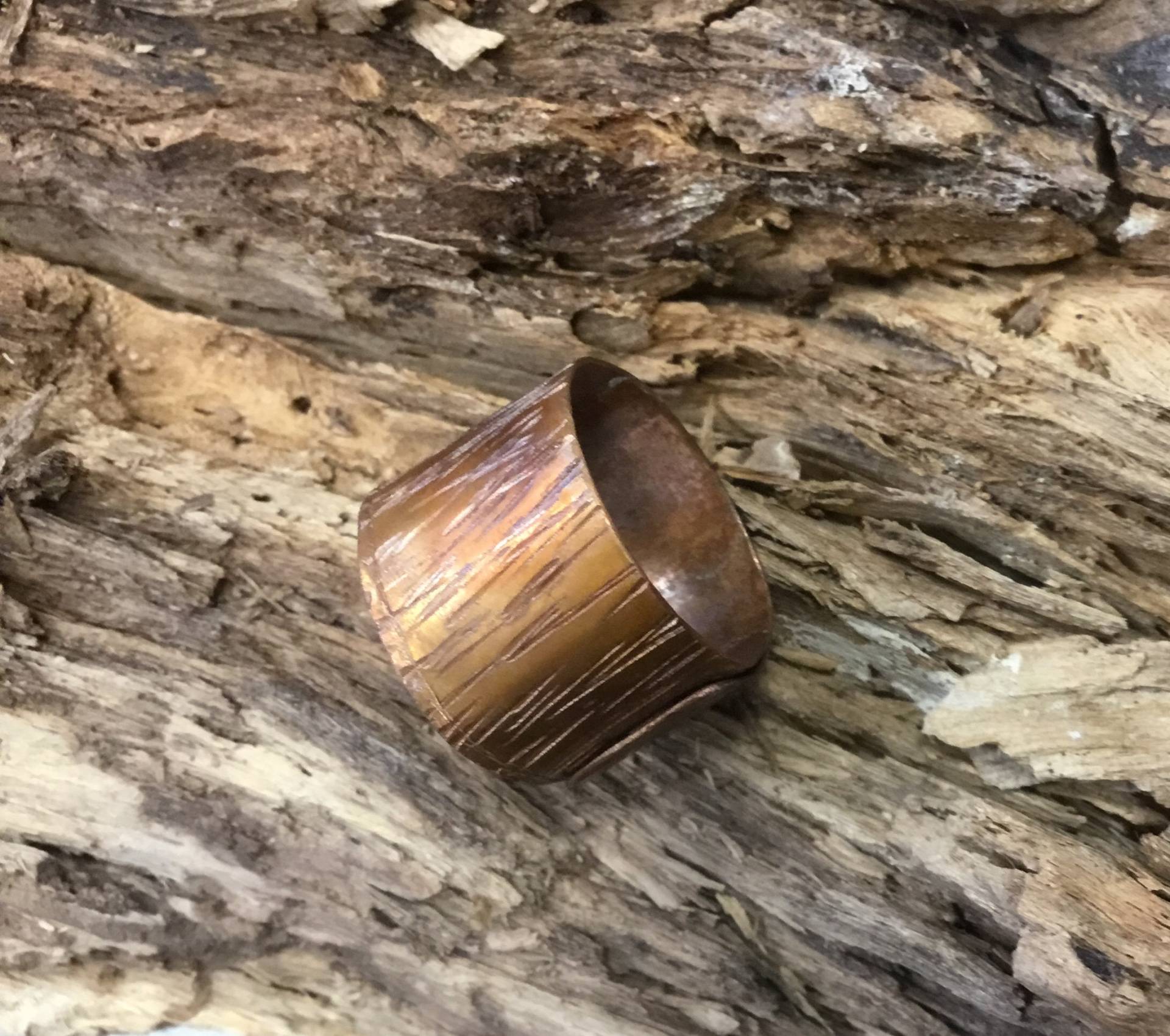 Wikinger Kupfer Ring, Ring, Daumen Ring, Brutalist Ring, Zigarre Band Ring, Gehämmert Ring Wikinger Kupfer Ring, Ring, Daumen Ring, Brutalist Ring, Zigarre Band Ring, Gehämmert Ring von Designvonmerrill