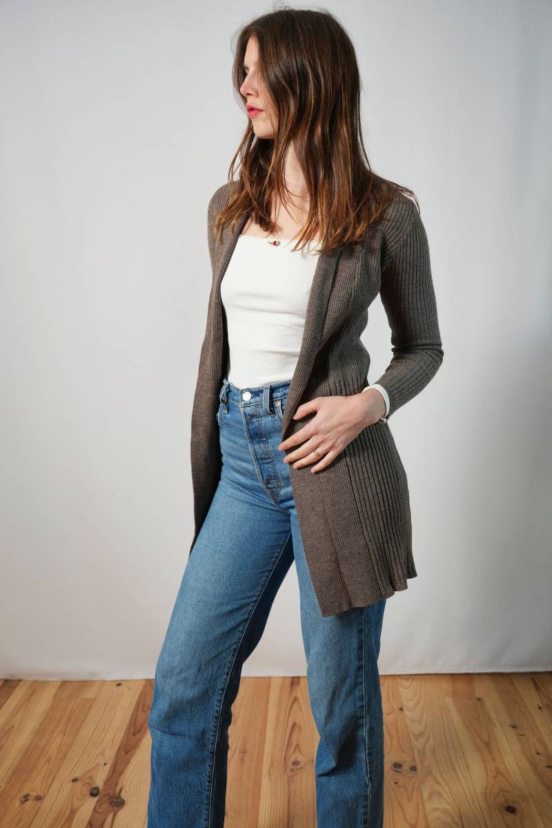 Vintage Eng Anliegende Braune Strickjacke Grain De Malice I Größe M Damen 50 % Wolle von DesirClothing