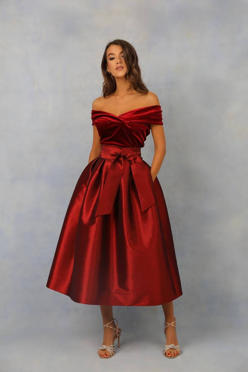 Burgundy Off Schulter Top, Samt Bluse, Frauen Ärmelloses Top von DesirCouture