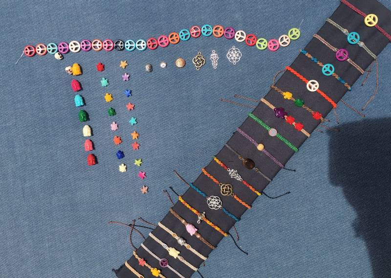 Maßgeschneiderte Makramee Armbänder/Fußkettchen. Wählen Sie Farben Und Perlen von DespertArteMacrame