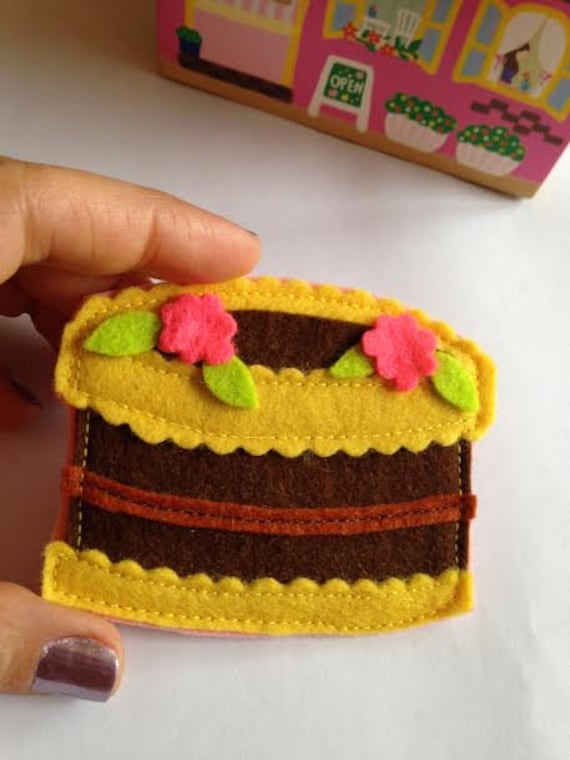 Haben Sie Etwas Kuchen Filz Brosche/Pin von DessertFirstDesigns