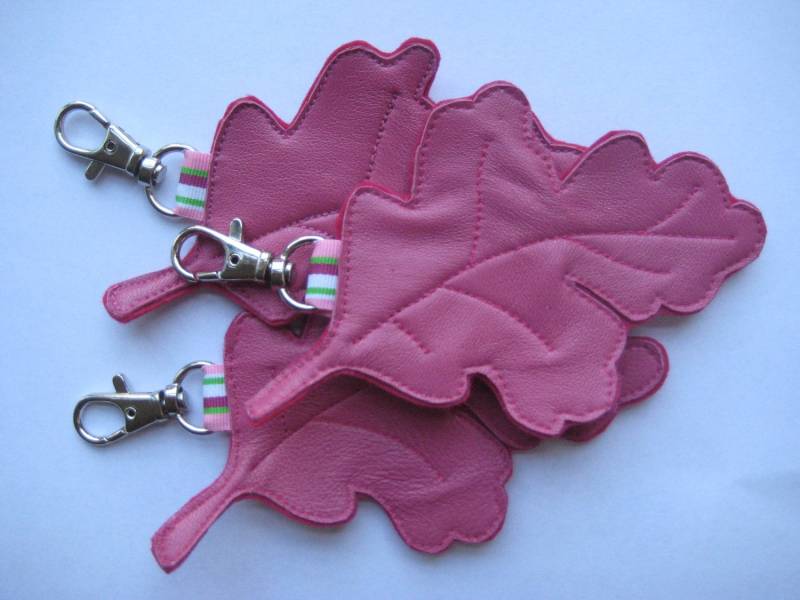 Leder Eichenblatt Taschenanhänger von DessertFirstDesigns