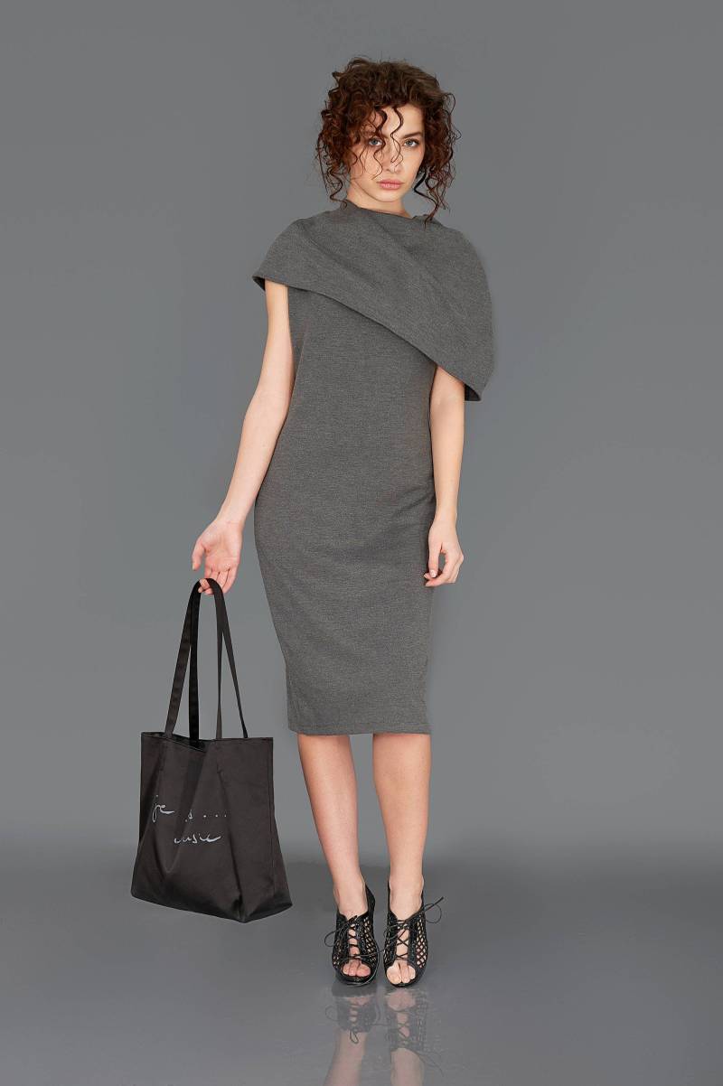 Graues Midi-Bleistift-Kleid Couture Kragen-Schal-Schatulle von DessieJeSuis